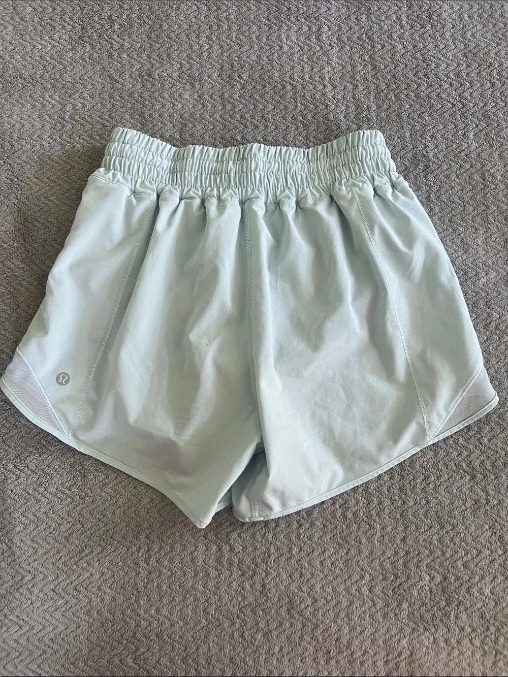 Lululemon Athletica Pastel Baby Blue Mid Rise Lined Hotty Hot Shorts Size 4